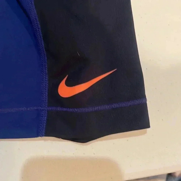 Nike Pro blue and black capris size S - Picture 4 of 7